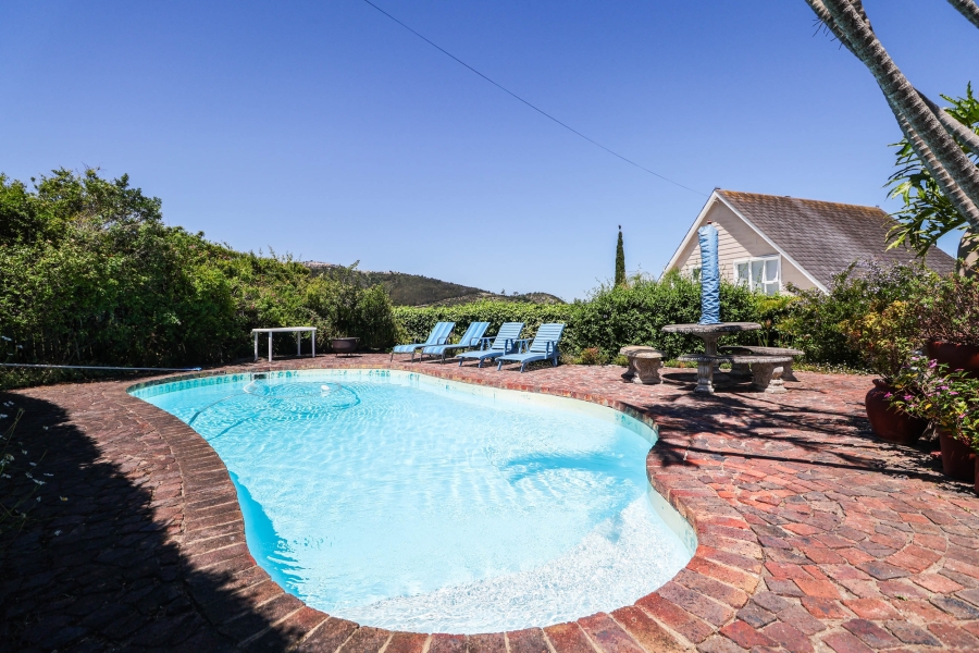 8 Bedroom Property for Sale in Knysna Central Western Cape